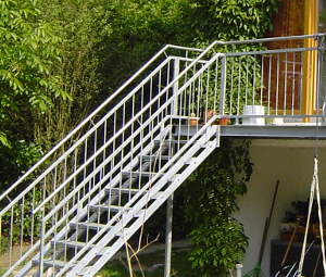 Anbaubalkon mit Treppe  - Standort: Lilienthal